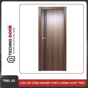 Cửa gỗ Công nghiệp MDF TND-05 là mẫu cửa gỗ công nghiệp trơn màu trắng, kèm với tạo hình hoa văn độc đáo, mang lại sự hài hòa tổng thể cho cánh cửa.